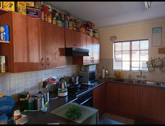 2 BEDROOM TOWNHOUSE FOR SALE IN RIVERSDALE